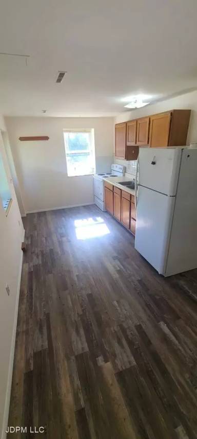 Main picture of 412 Church St