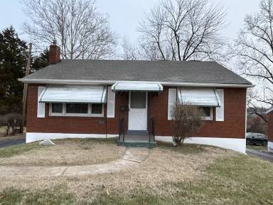 Main picture of 815 Fontaine Pl