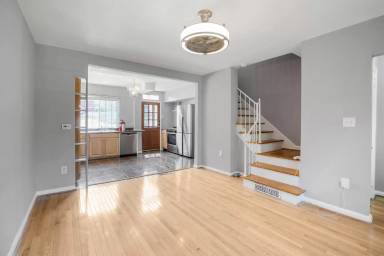 Main picture of 303 35th St NE
