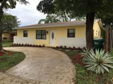 Main picture of 2600 NW 15th St