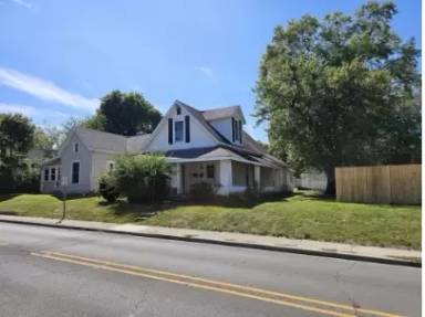 Main picture of 615 1/2 S Madison Ave