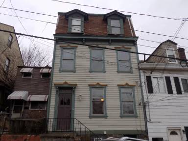 Main picture of 1206 Middle St