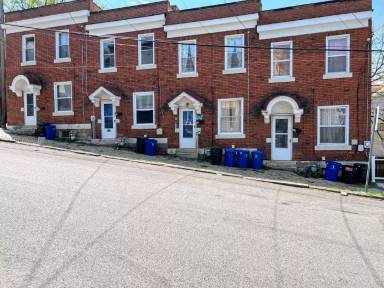 Main picture of 902 McCandless Ave
