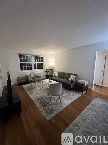 Main picture of 2053 N Woodstock St