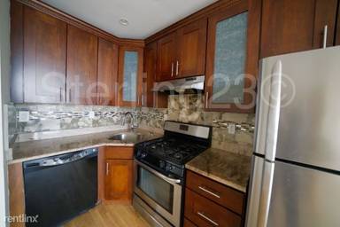 Main picture of 2552 Crescent St