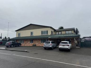 Main picture of 4924 N Pearl St
