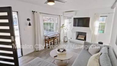 Main picture of 411 N Alisos St