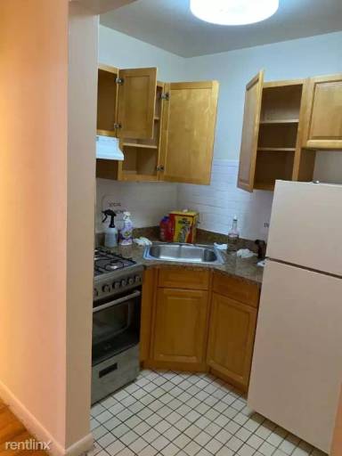 Main picture of 301 W 96th St