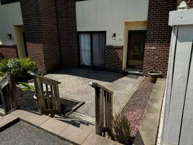 Main picture of 25 Bayberry Ct