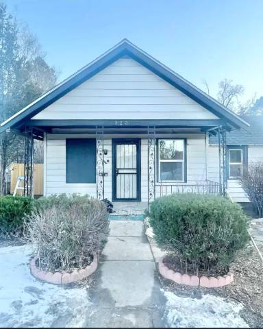 Main picture of 823 E Moreno Ave