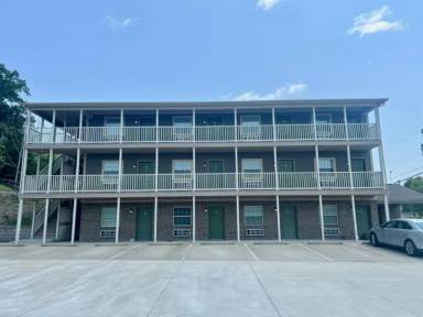 Main picture of 1604 Spring Valley Dr