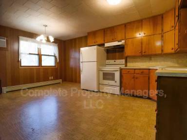 Main picture of 110 S 4th Ave W