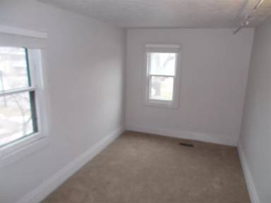 Main picture of 220 1st St