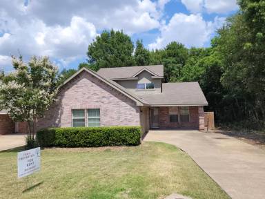 Main picture of 304 Alpine Dr