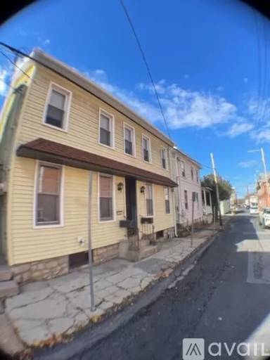 Main picture of 104 S Frederick St