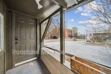 Main picture of 1315 S Carson Ave