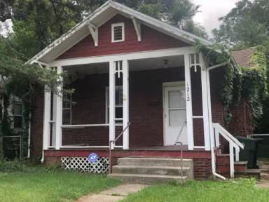 Main picture of 1218 E Donald St