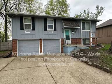 Main picture of 1201 NW Golfview Dr