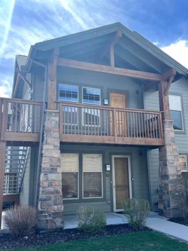 Main picture of 1653 Fox Hollow Ln