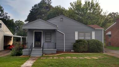 Main picture of 2906 19th St N