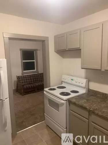 Main picture of 644 Railroad Ave