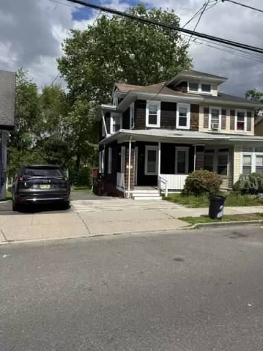 Main picture of 255 Hollywood Dr