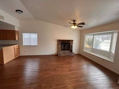 Main picture of 1738 E Beech Ave