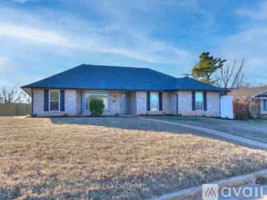 Main picture of 3501 N Glenoaks Dr
