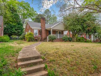 Main picture of 2117 Winter St