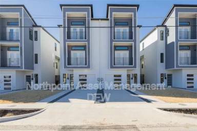 Main picture of 2511 Crossman Ave