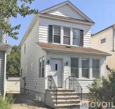 Main picture of 28 Stegman Ct