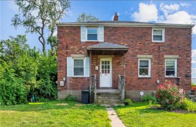 Main picture of 166 Victory Ln