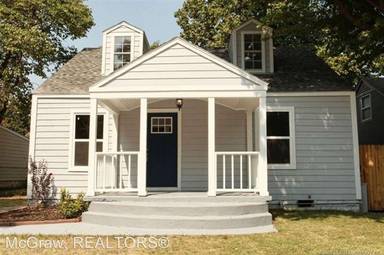Main picture of 3203 E 2nd St