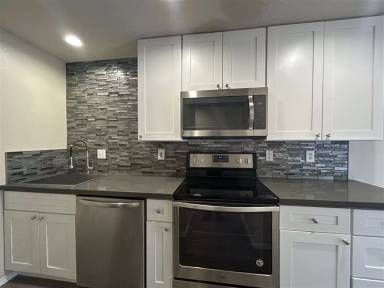 Main picture of 2142 Maplewood Dr S
