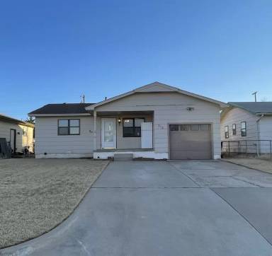 Main picture of 720 SE 60th St