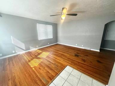 Main picture of 6110 Pratt St