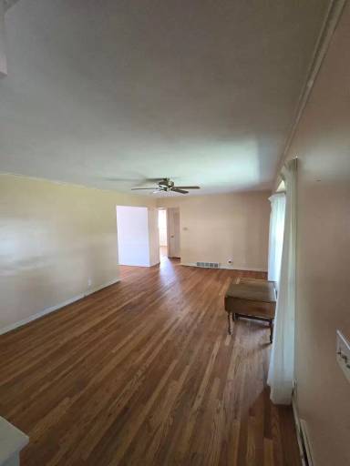 Main picture of 210 Kenilworth Dr