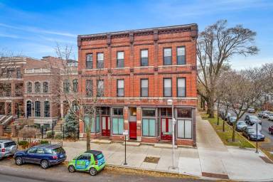 Main picture of 2954 N Racine Ave