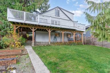 Main picture of 3234 35th Ave W