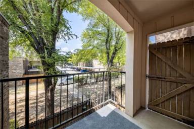 Main picture of 5604 Boca Raton Blvd