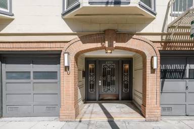 Main picture of 2390 Chestnut St