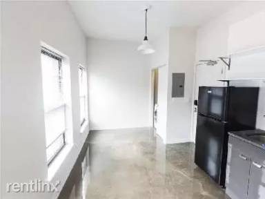 Main picture of 1136 W Wilson Ave