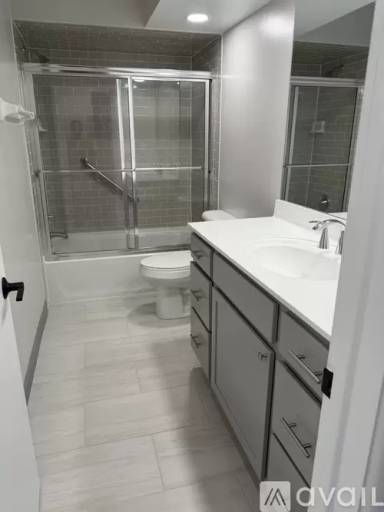 Main picture of 2890 E Broad St