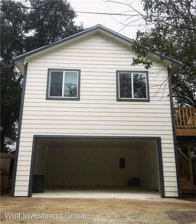 Main picture of 204 Pershing Ave