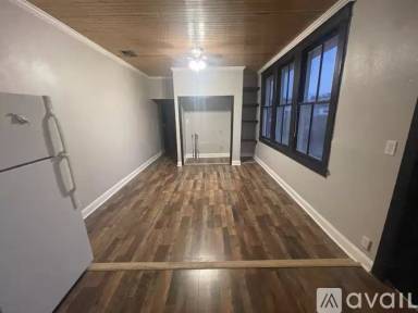 Main picture of 2455 Wisteria St