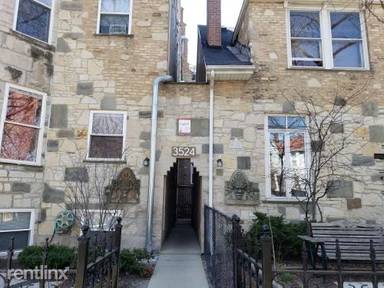 Main picture of 3524 N Marshfield Ave