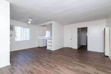 Main picture of 543 N Ardmore Ave
