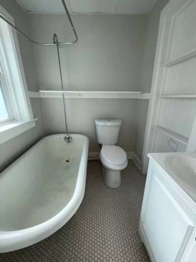 Main picture of 1605 W 37th St