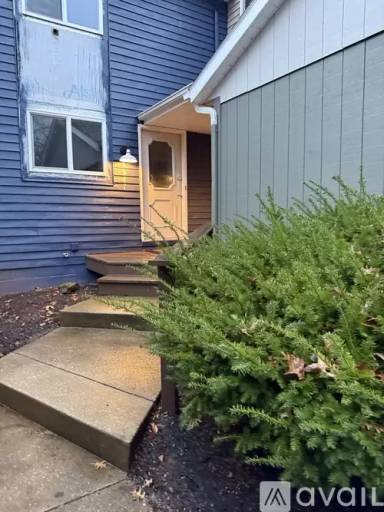 Main picture of 1945 Tennyson Ave NE