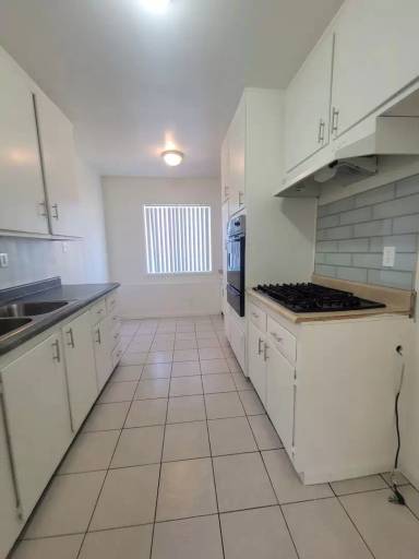 Main picture of 11020 Newville Ave